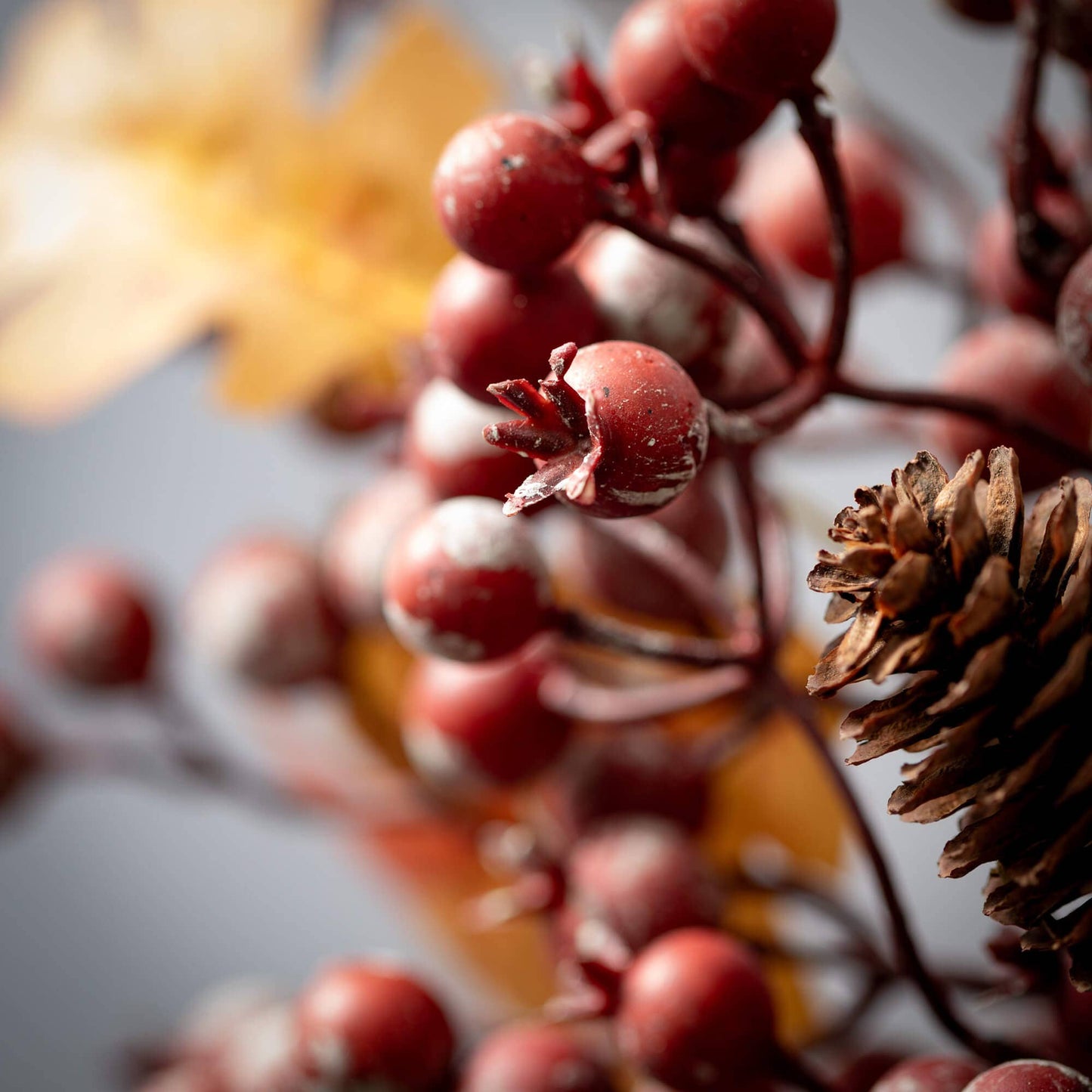 Sullivans Home Decor - Fall Berry Leaf Pick