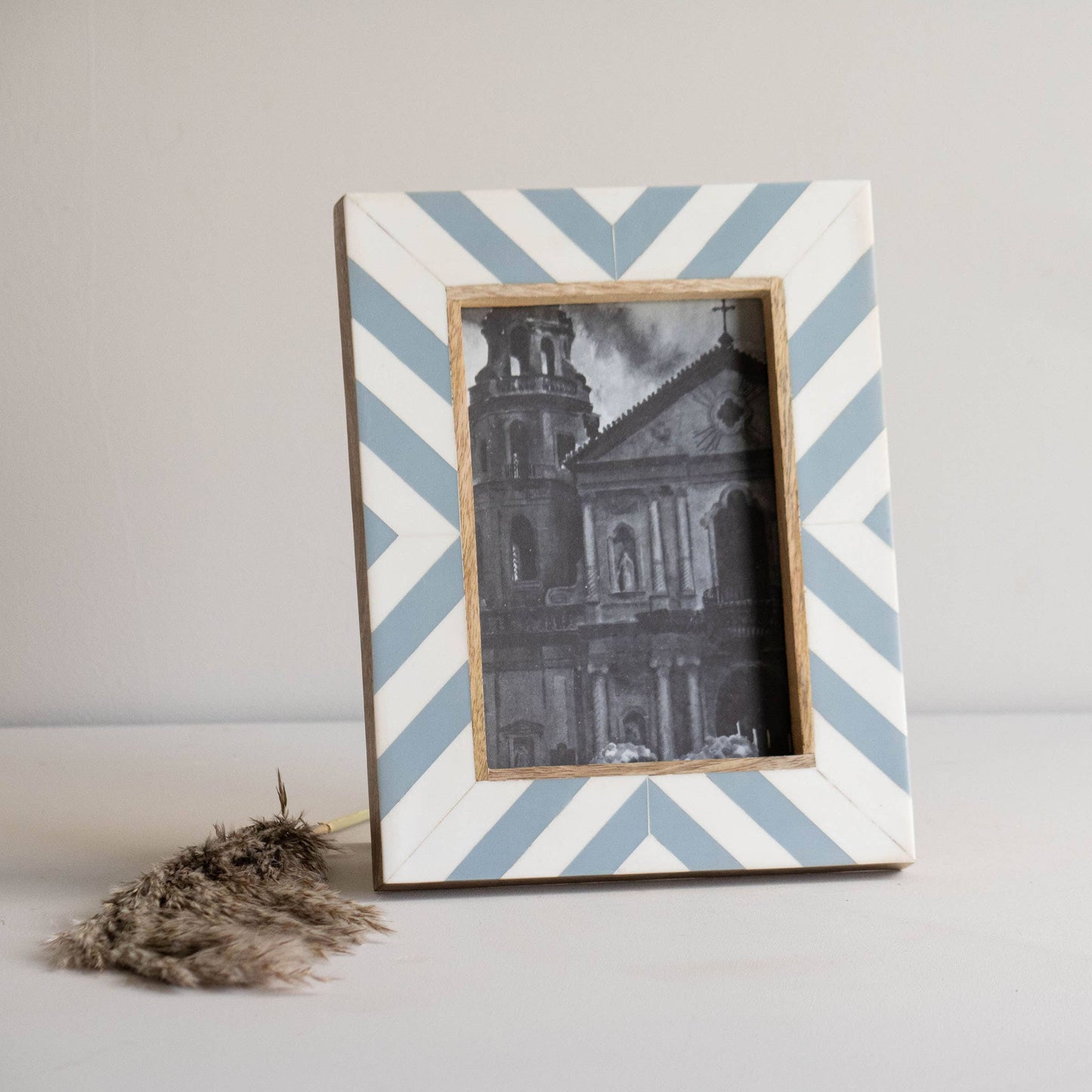 5x7 Photo Coastal Blue and White Resin Picture Frame