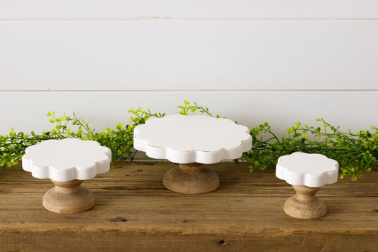 Large Chippy Floral Shaped Riser