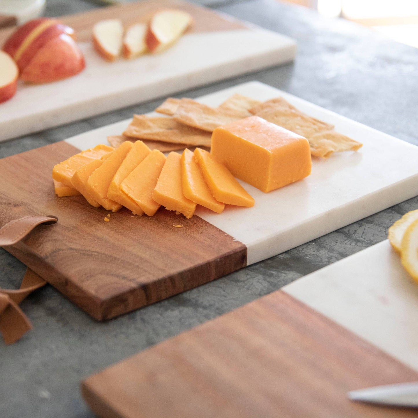 White Small Square Marble and Wood Cutting Board